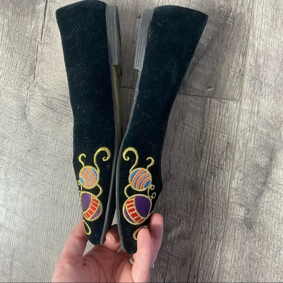 vintage pritzi holiday embroidered flats Size 7 - Picture 3 of 6